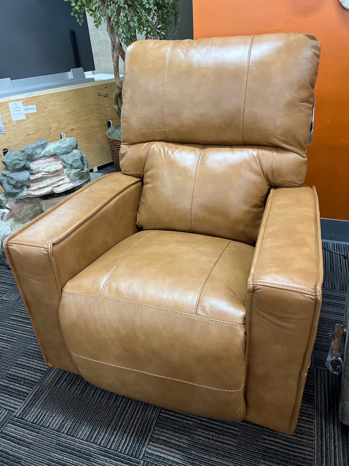 La-Z-Boy Maddox Leather Power Rocker Recliner W/ Headtilt