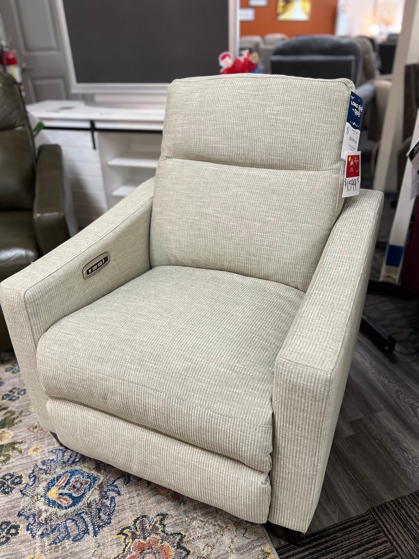 La-Z-Boy Quinault Power Reclining Chair W/Headtilt