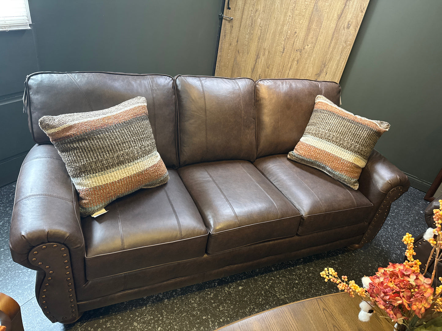 Field & Stream Noble Leather Sofa