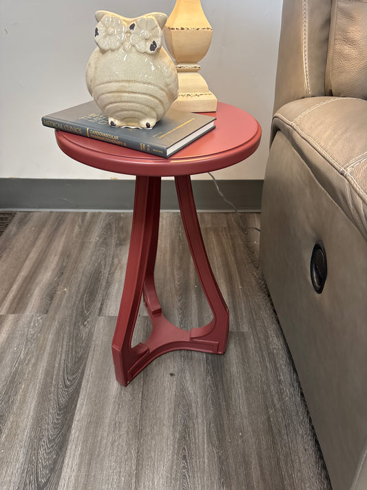 Hammary Cranberry Accent Table