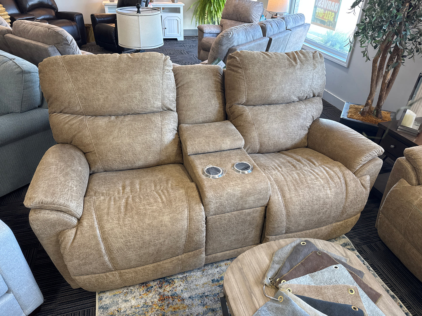 La-Z-Boy Trouper Power Reclining Loveseat W/ Console & Headtilt