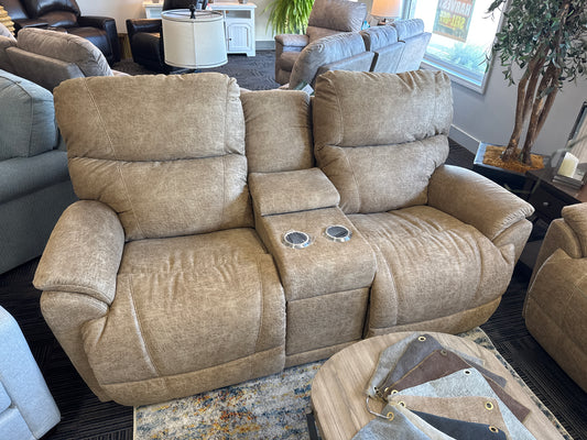 La-Z-Boy Trouper Power Reclining Loveseat W/ Console & Headtilt