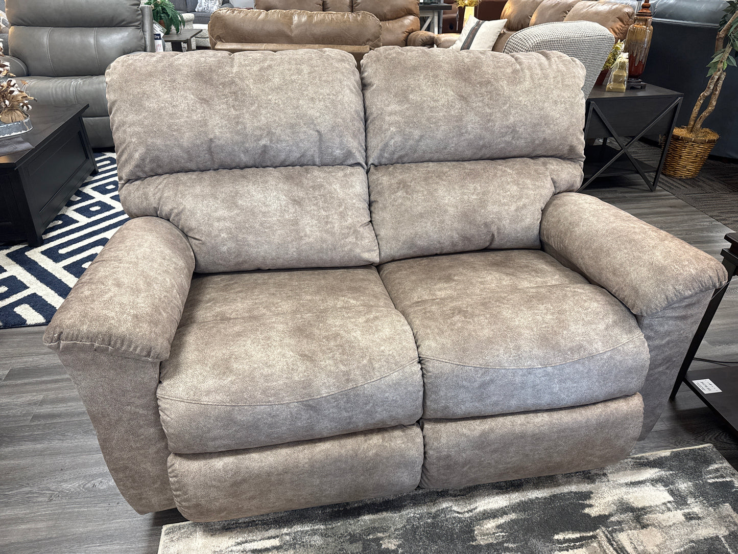 La-Z-Boy Brooks Power Reclining Loveseat W/Headtilt