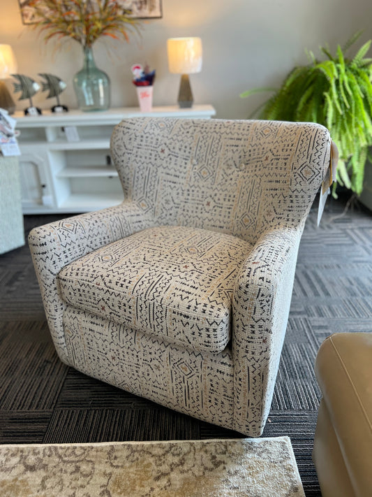 Best Home Furnishings Casimere Club Chair