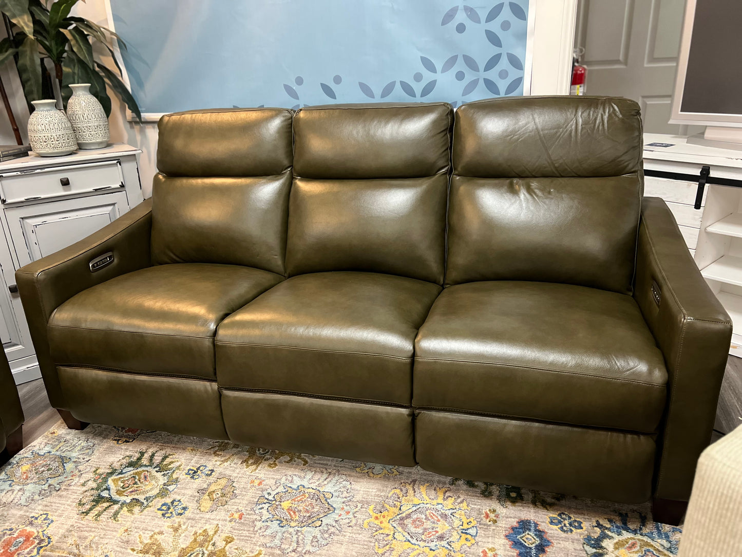 La-Z-Boy Quinault Leather Power Reclining Sofa W/Headtilt