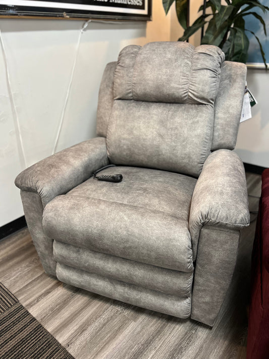 La-Z-Boy Clayton Lift Chair W/ Heat & Massage